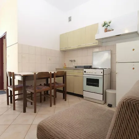 Apartment Fuer 3 Personen Ca 35 Qm In Pula, Istrien Istrische Riviera *